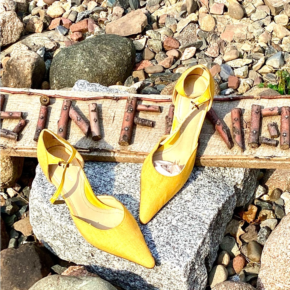 🌽 DAISY FUENTES Linen Heels NWOT  SZ  7.5  ROZZ MAIZE